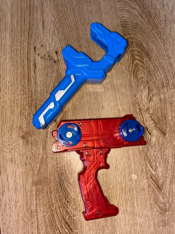 Lot Beyblade Burst Rise Hypersphere et toupies lanceur .. valeur 100aine d euros - photo numéro 8
