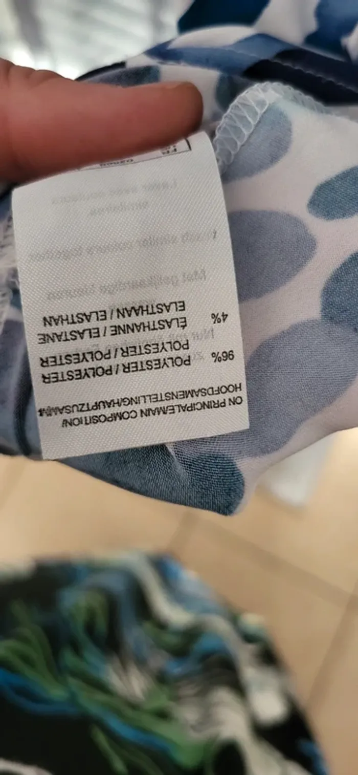 Blouse imprimée abstraite bleu & blanc – taille 46/48 - photo numéro 7