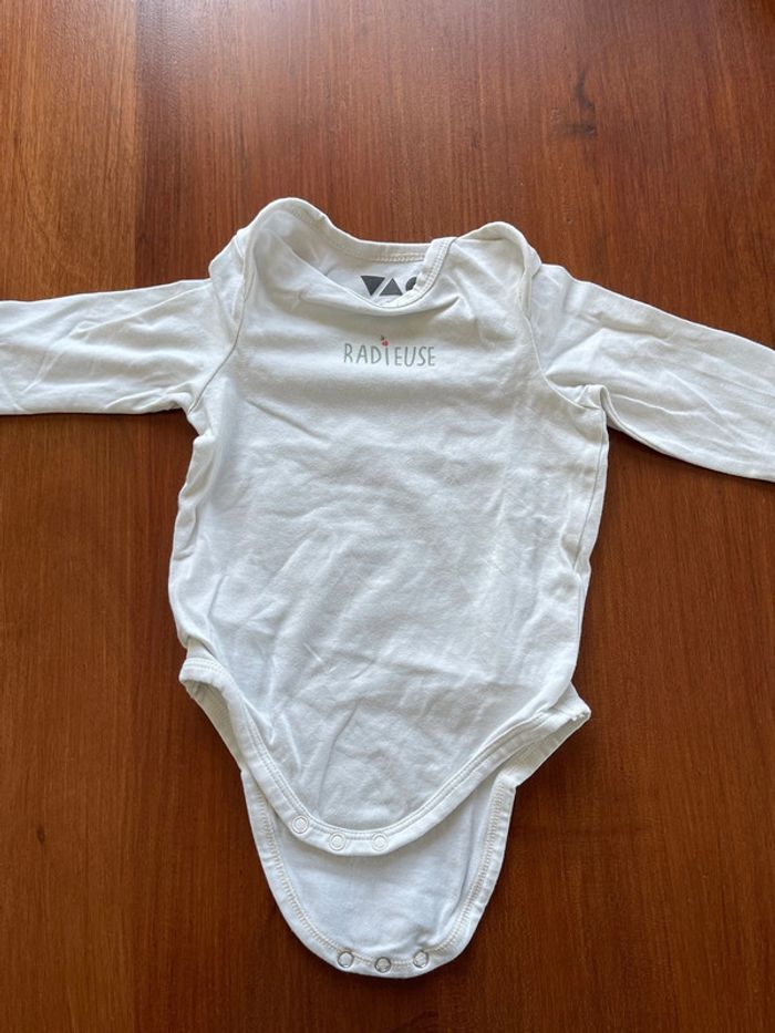 Lot de 5 bodies Tape à l’œil taille 9 mois bon état. - photo numéro 11