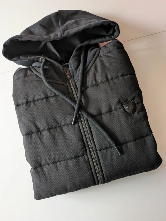Veste à capuche Benson & Cherry noire – Taille XXL/XL