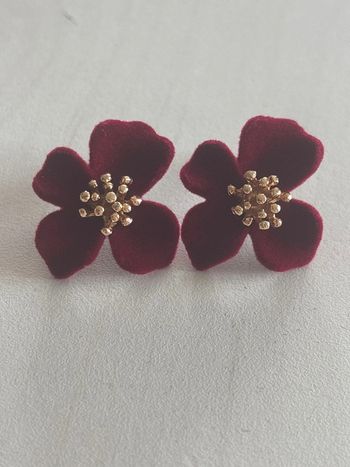 Boucles d’oreilles fleurs velours bordeaux et doré