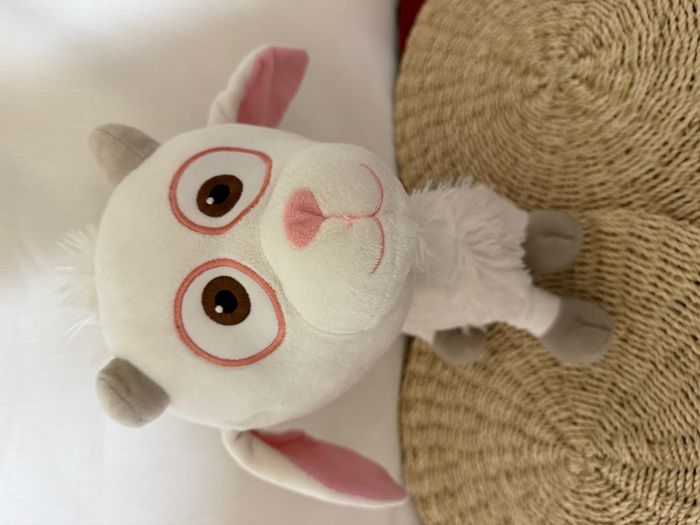 Peluche Chèvre Minion Moi moche et méchant Despicable Me 3 blanc