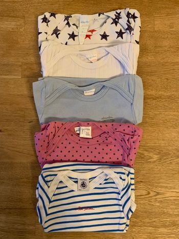 Lot de bodies 👶🏻 12m
