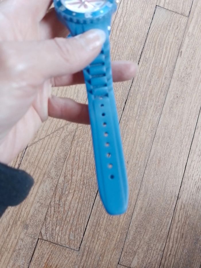 Montre bleu drapeaux Anglais 🇬🇧 - photo numéro 6