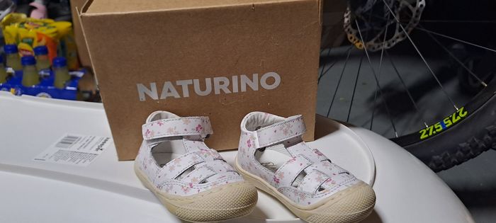 Sandales Naturino taille 20