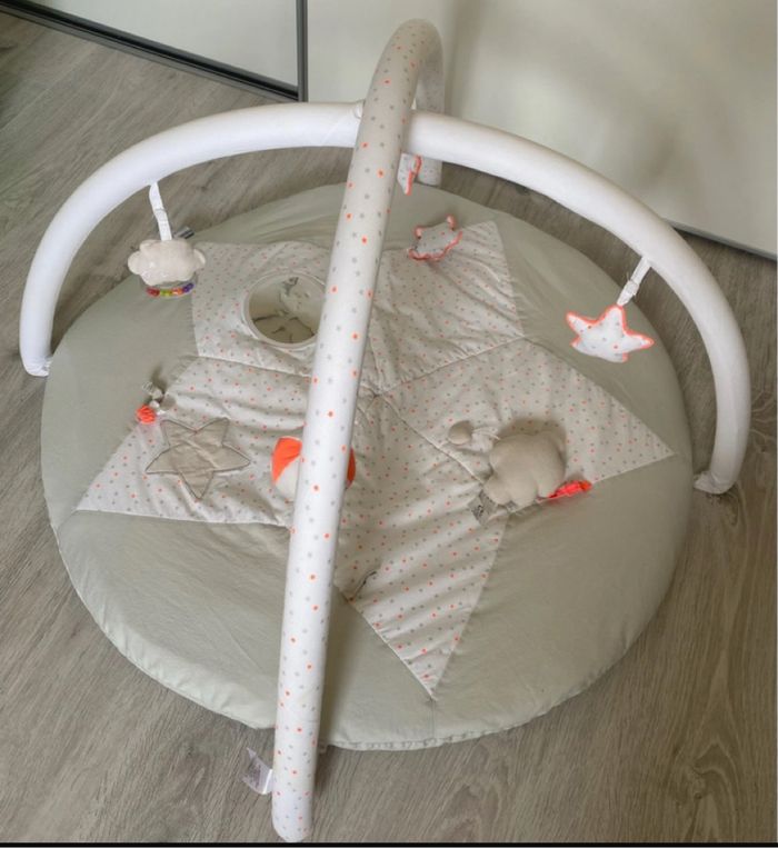 Tapis d’éveil avec arche - Vertbaudet