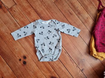 Body Mickey H&M taille 0-1 mois