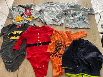 Lot 7 vêtement garçon 12 mois en très bon état