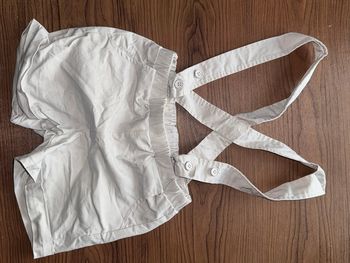 Short à bretelles