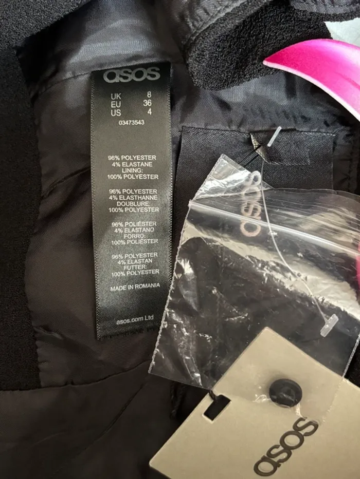 Top noir zippé col montant ASOS taille 36 – style goth chic y2k / alt / edgy - photo numéro 6