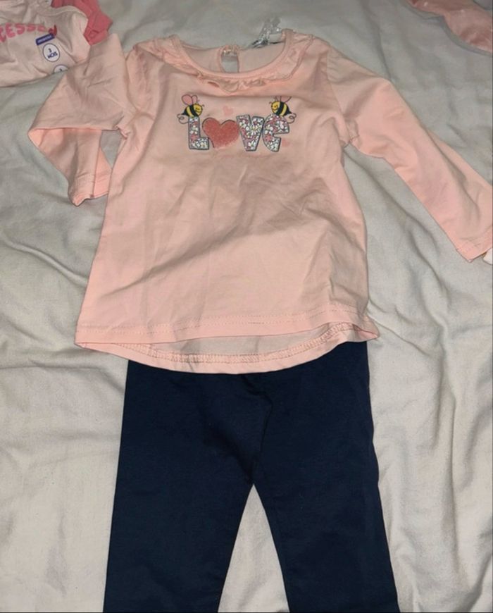 Ensemble neuf legging + t shirt à manche longue 1 an