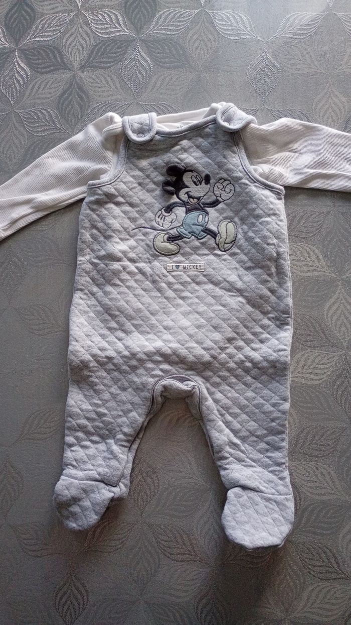 Ensemble bodie et salopette taille 3 mois