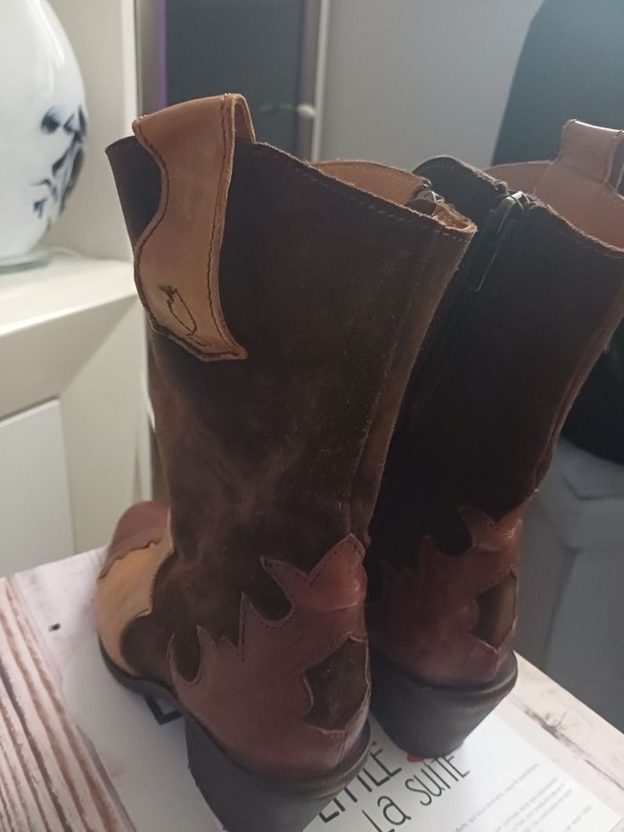 BOTTINES TOUT CUIR  MARQUE  LITTLE LA SUITE - photo numéro 3