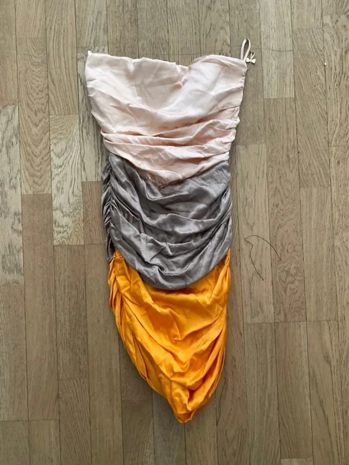 Robe bustier en soie Elisabetta Franchi taille 42 IT (38 FR) - photo numéro 2