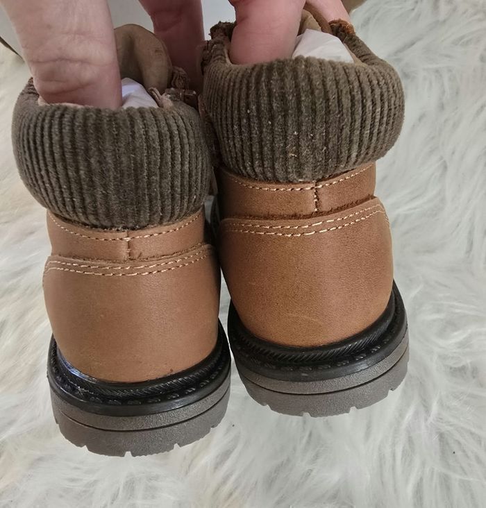 NEUVES (non portées) 🏷😍🤩superbes bottines cuir bébé garçon pointure 21💙💙(ferme) - photo numéro 4