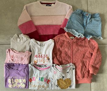 Lot 9 vêtements fille 4/5 ans