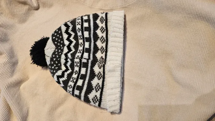 Ensemble bonnet,écharpe et moufles - photo numéro 4