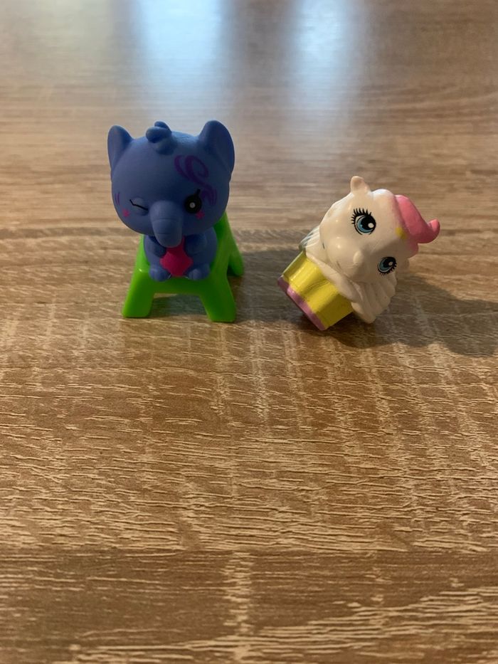 2 petites figurines animaux