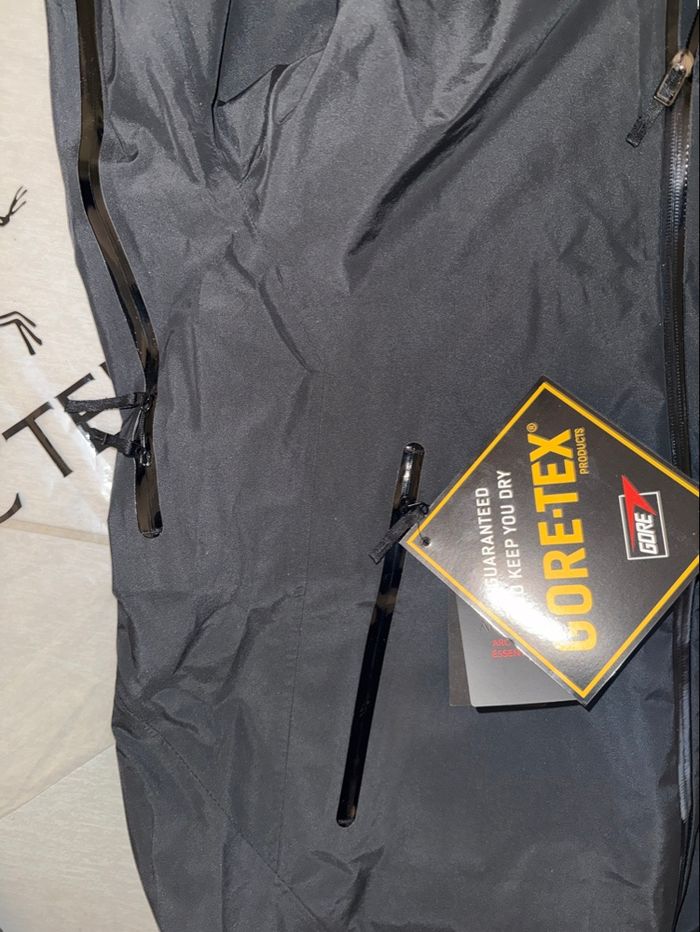 Veste Arc’teryx Gore-Tex noire – Veste technique outdoor – Taille M – Neuve avec étiquette - photo numéro 7