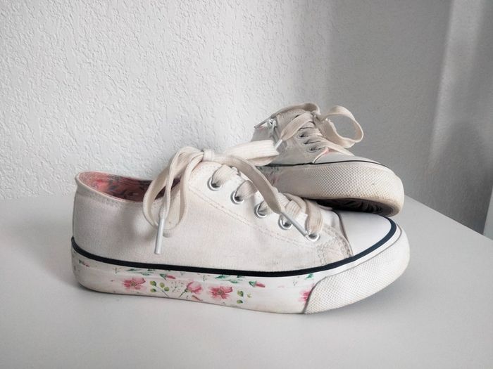 Baskets blanches tissus - lovely skulls - 33 - photo numéro 3