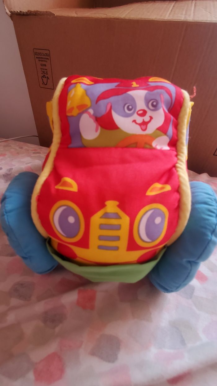 Camion pompiers Vintage en tissu avec Pouetpouet et hochetàl'intérieur.