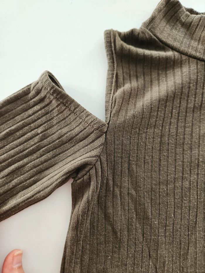 Tee-shirt épaules dénudées kaki  Jennyfer 34 #lora11femme34 - photo numéro 2