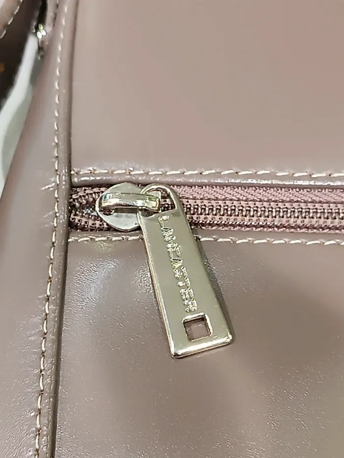 Sac besace bandoulière Lancaster cuir taupe - photo numéro 6