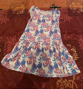 Robe fille taille 6 ans🦄