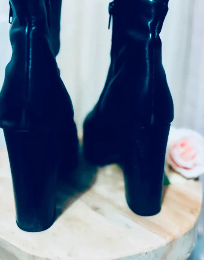 Bottines Primadonna cuir noir – talons 10 cm – T39 🌈 - photo numéro 2