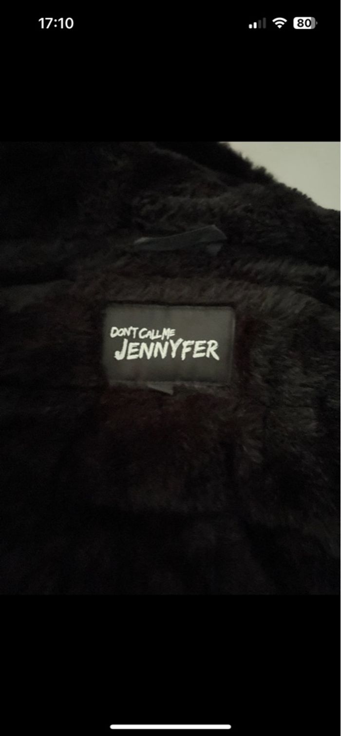 Blouson noir à capuche