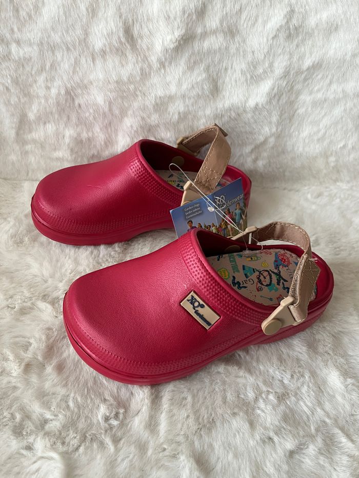 Sandales, sabots roses framboises 31/32