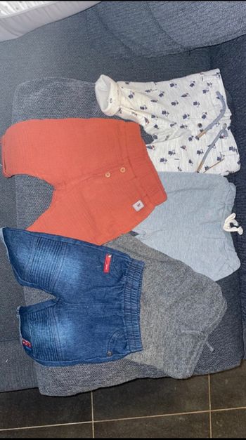 3 pantalons + 2 joggings 3 mois