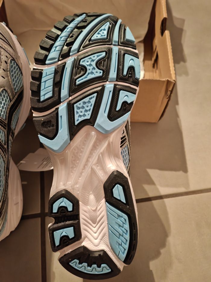 Basket Asics  gel Kayano 14 - photo numéro 3