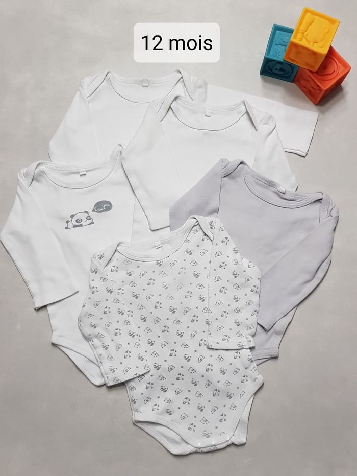 Lot de 5 bodies 12mois