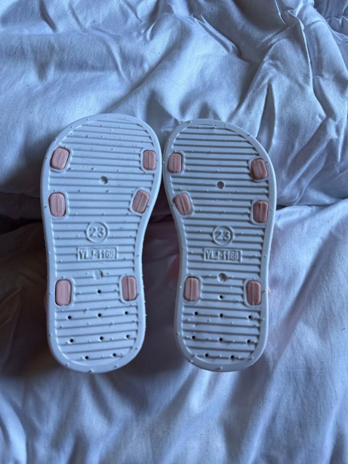 Jolies sandales neuves pointure 24 - photo numéro 7