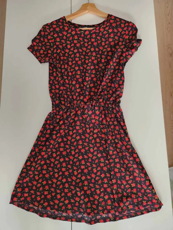 Robe kiabi Noire et rose rouge XXS - photo numéro 2