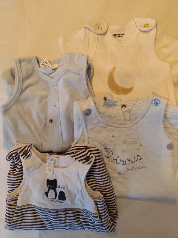 Bodies Bébé / 1 mois