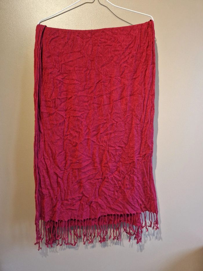 Foulard rouge - photo numéro 2