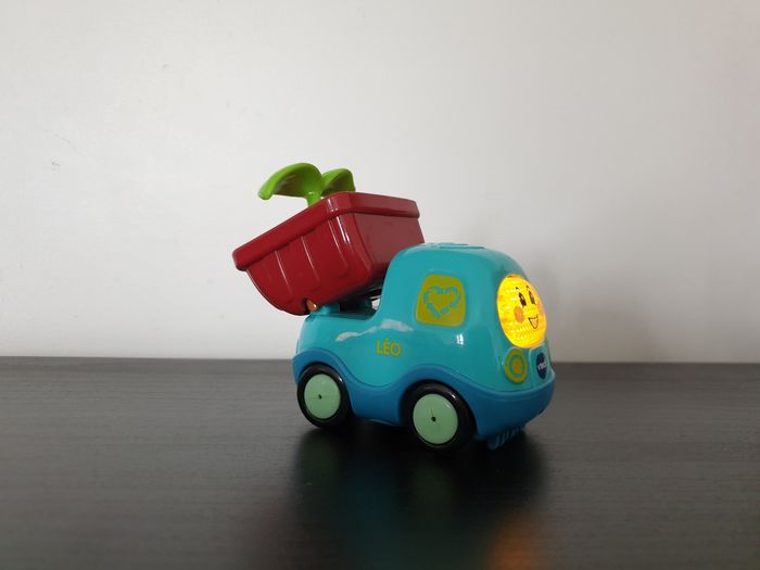 Tut tut bolide ecolo "Léo, p'tit camion écolo" VTech