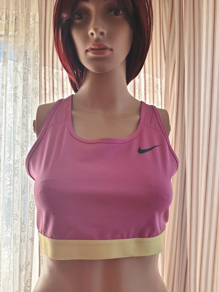 Jolie Brassière de sport Nike taille L - photo numéro 2