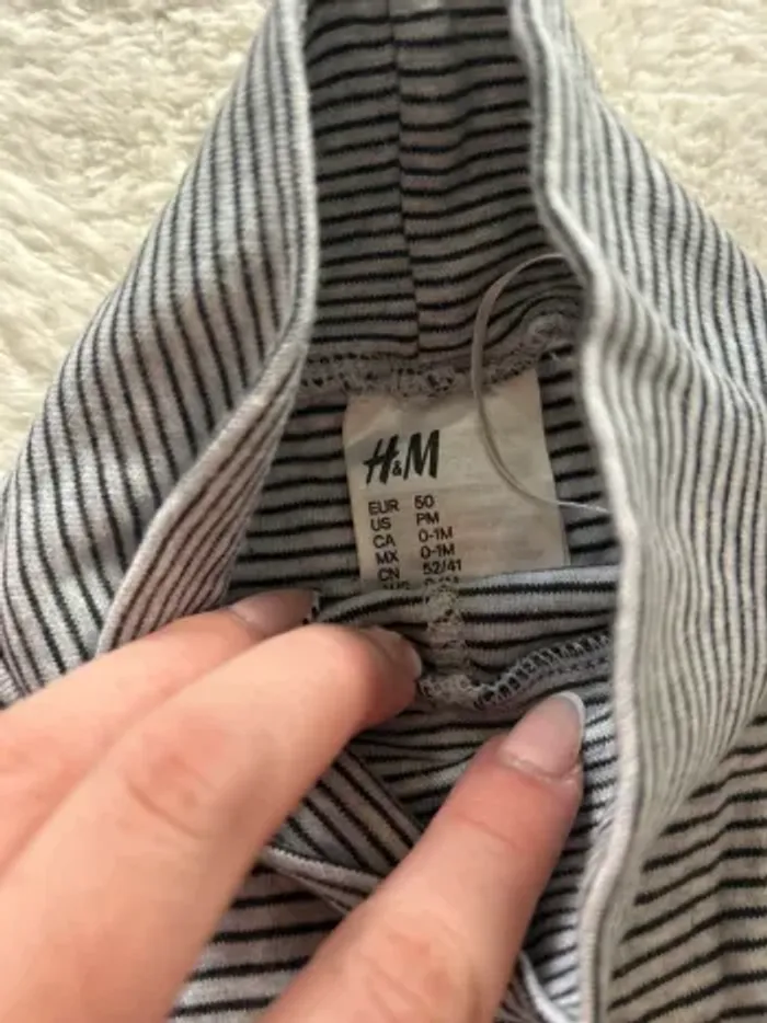 Pantalon ~ H&M ~ 1 mois - photo numéro 2
