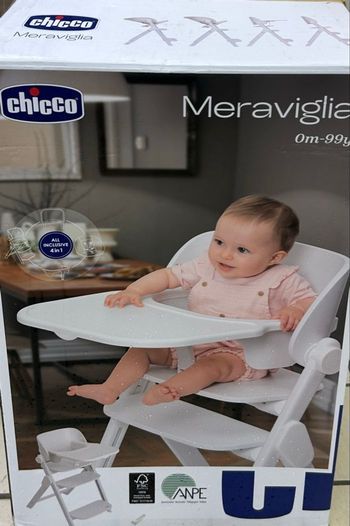 Chaise haute évolutive Meraviglia est homologuée dès la naissance et jusqu'à 150 kg ( version adulte ).
