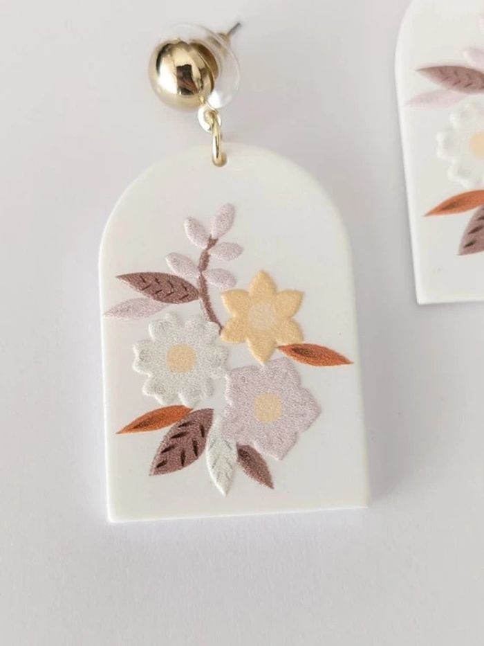 Paire de boucles d'oreilles pendantes, style bohème, forme géométrique, motif fleurs 🌼 - photo numéro 3