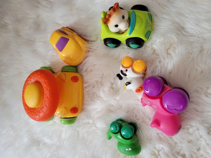 Lot jouets qui roulent - photo numéro 2