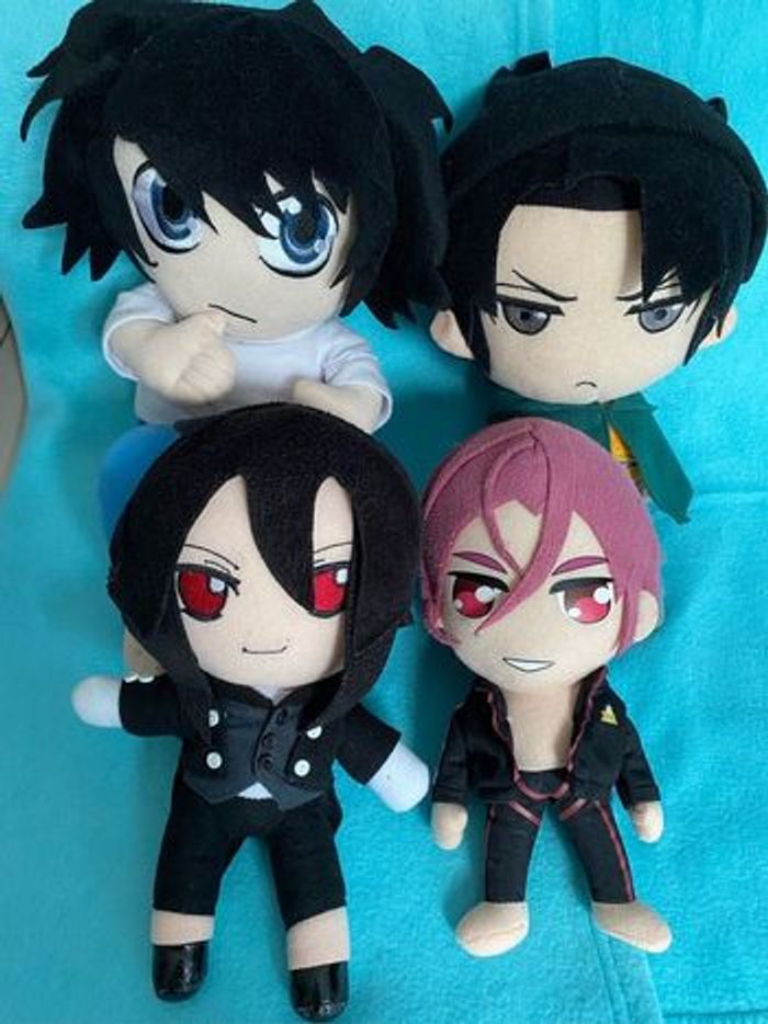 Lot de 4 peluches Manga