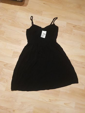 Robe d'été à fine bretelles h et m  taille 32