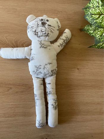 Doudou peluche chat blanc côtelée dessin jouet gris bout chou