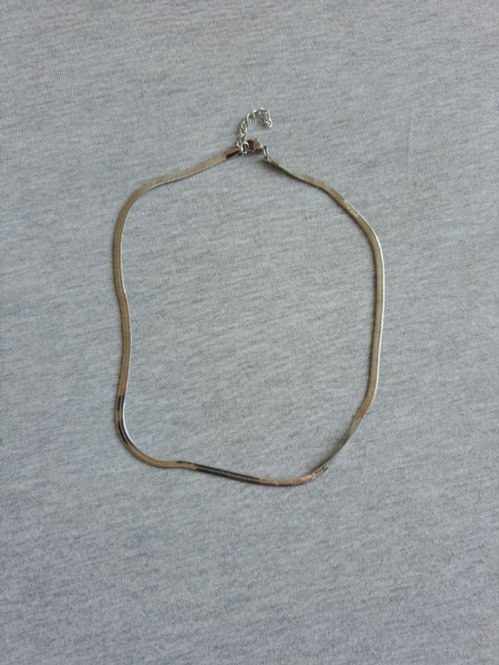 Collier raz de cou