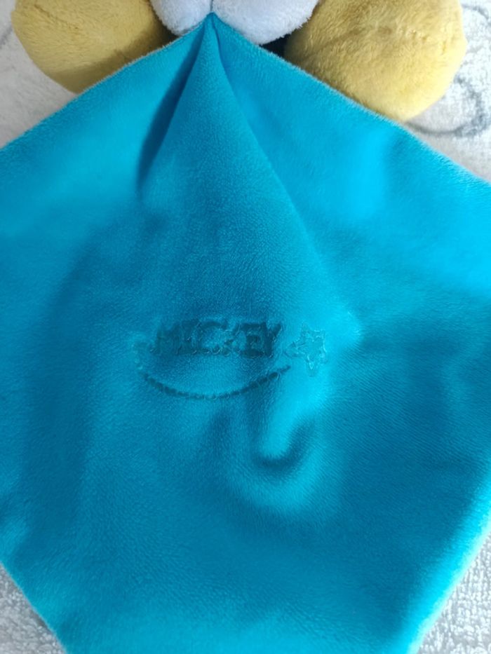 Peluche doudou Mickey - photo numéro 2