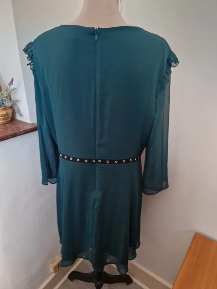 Robe new look voilage vert froufrou taille 46 - photo numéro 4